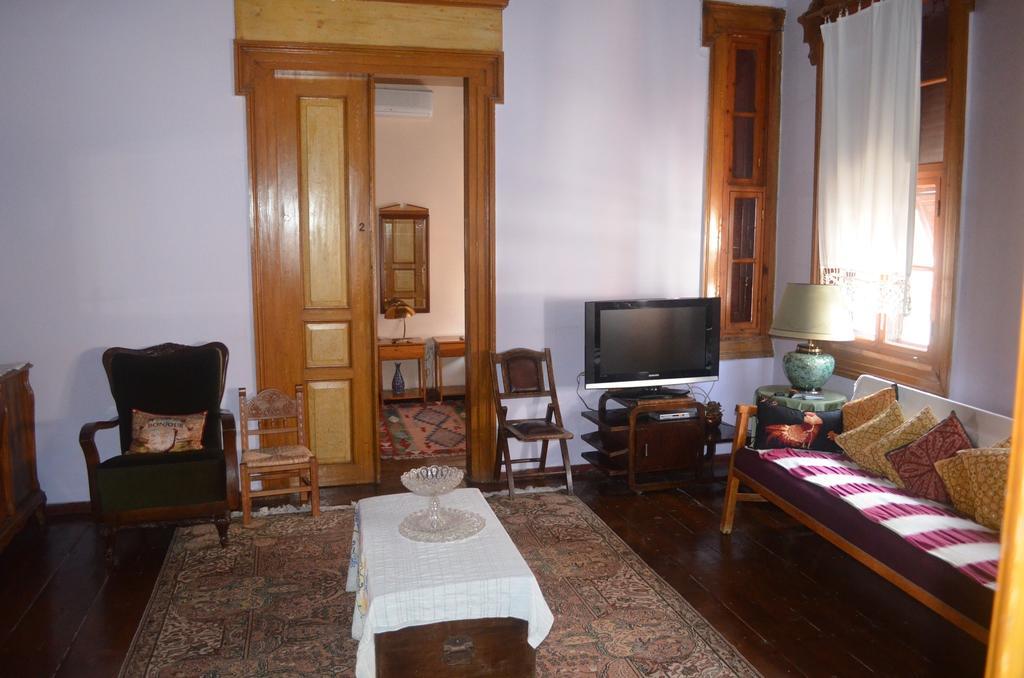 Bonjour Pension Ayvalik Exterior photo
