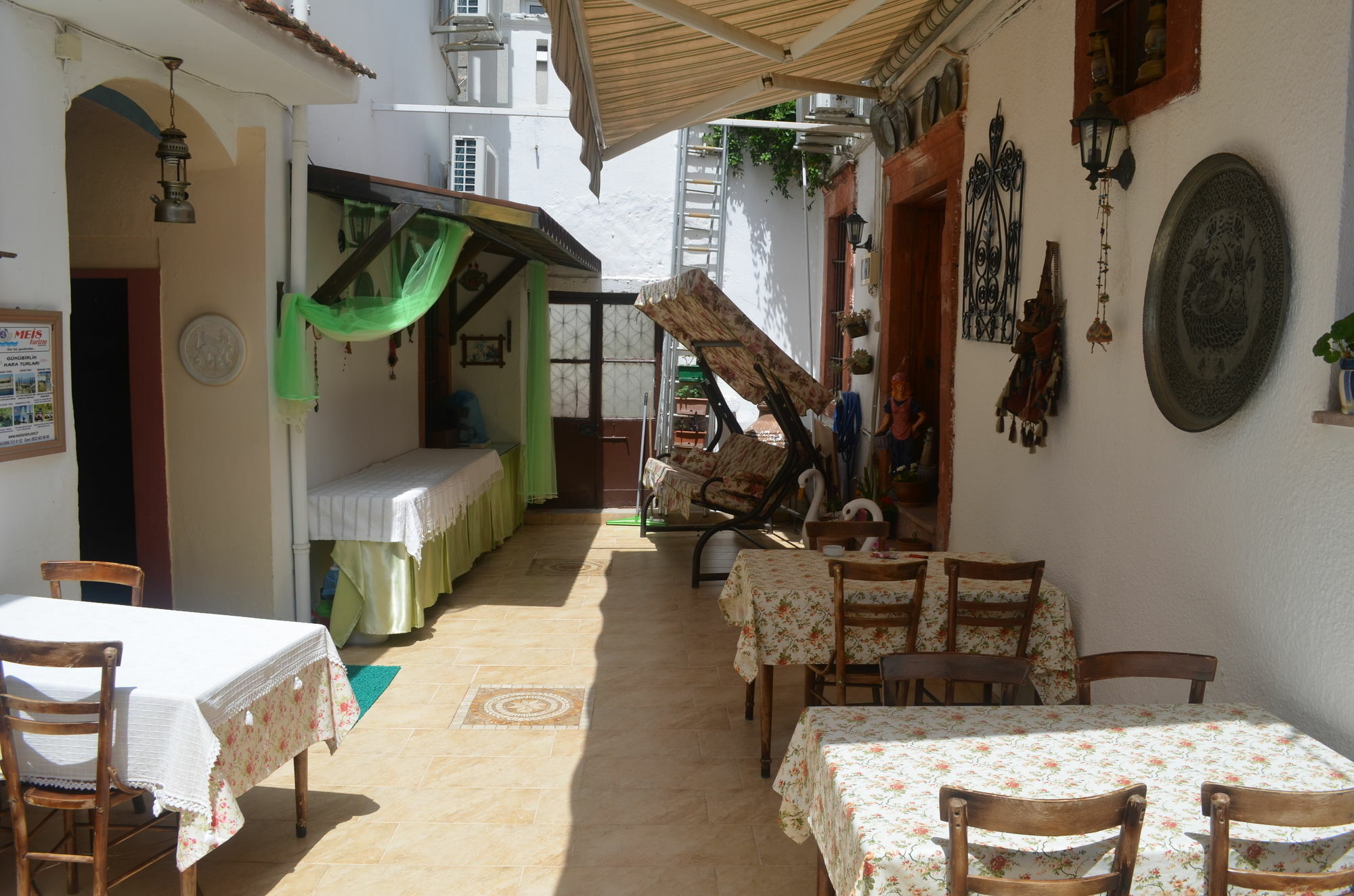 Bonjour Pension Ayvalik Exterior photo