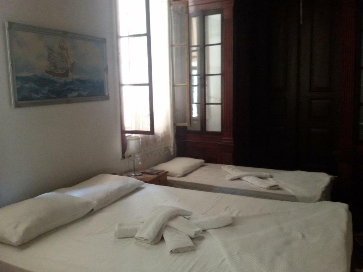 Bonjour Pension Ayvalik Exterior photo