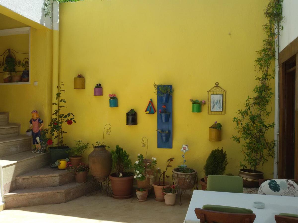 Bonjour Pension Ayvalik Exterior photo